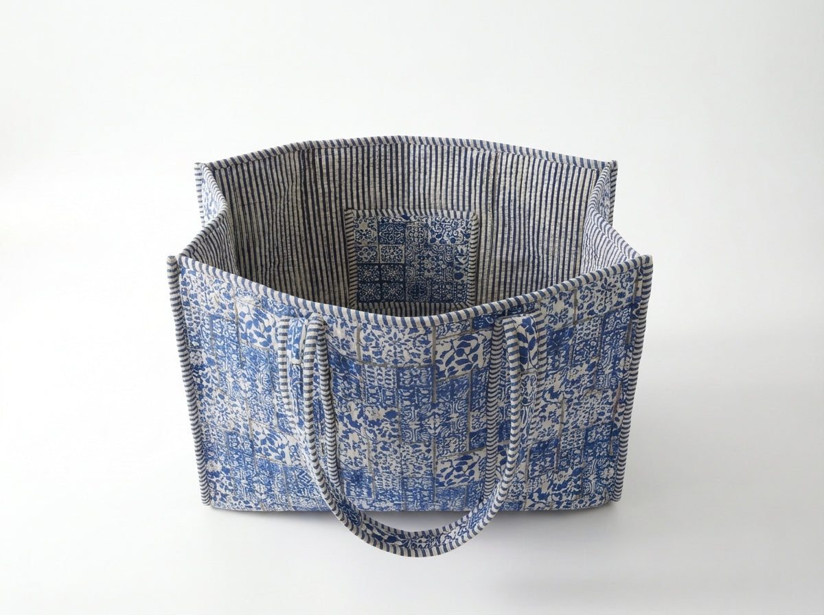 Delft Blue Cotton quilt bag